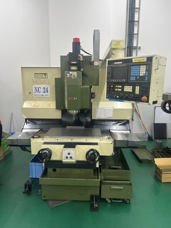 Máy phay MAKINO MS40